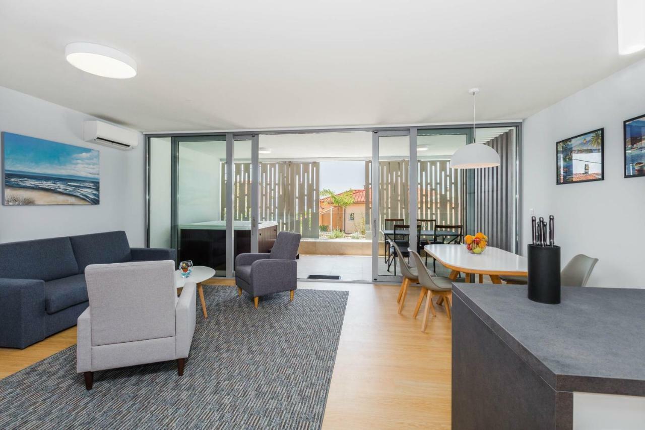 Abalone Apartments 드라말리 외부 사진
